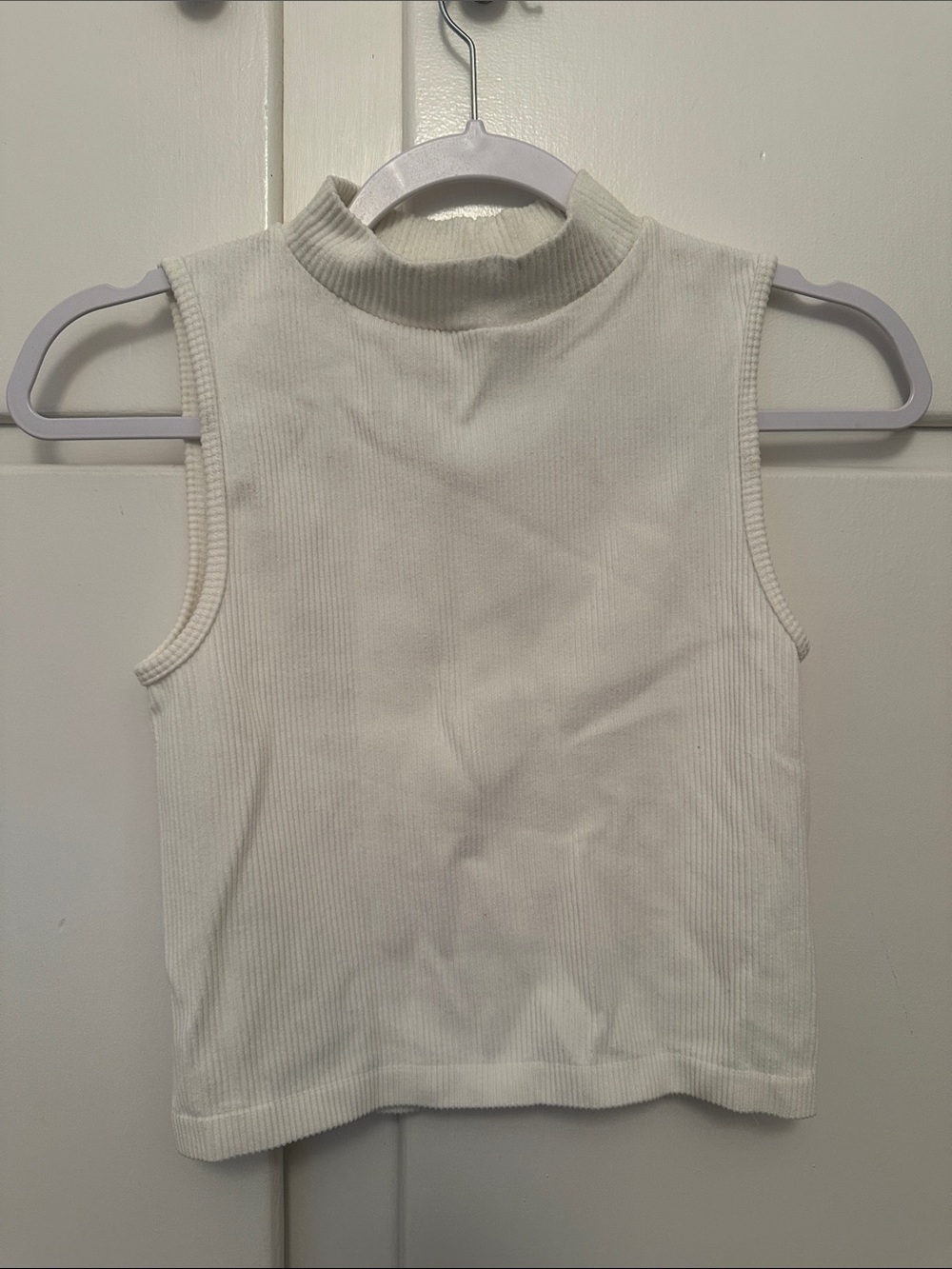 EUC Stradivarius Sleeveless Ribbed Mock Neck Crop Top - White